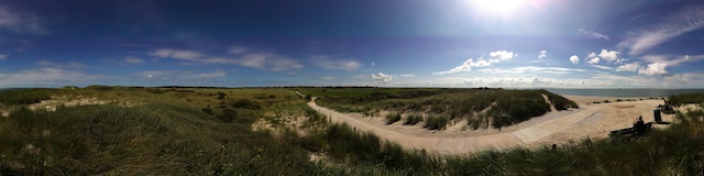 uitzicht over duinen en strand op Ameland